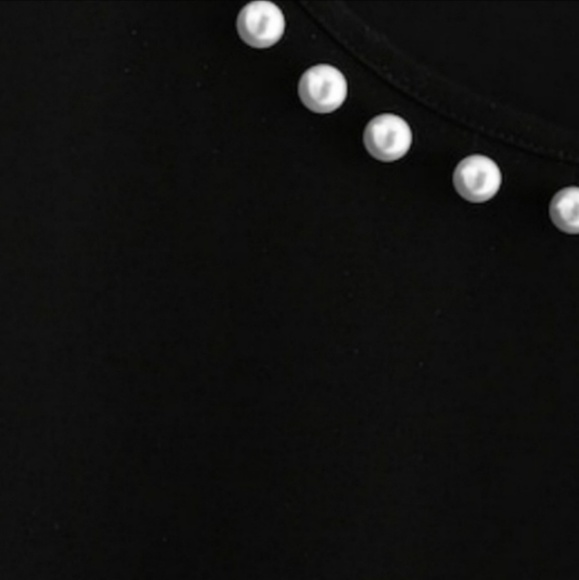 Classy Pearl Beading Neck Contrast Trip Top - Picture 2 of 5